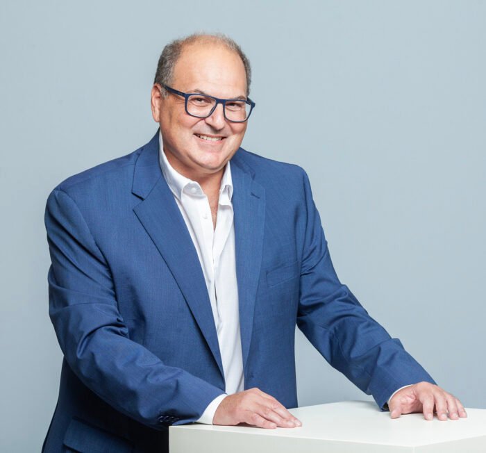 roussos1 φωτο 700x652